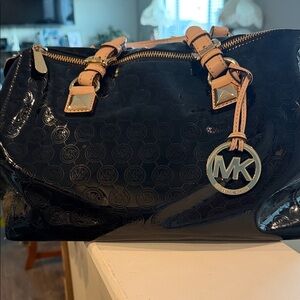 🔴SOLD!!!🔴Michael Kors Black Patent Leather Satchel